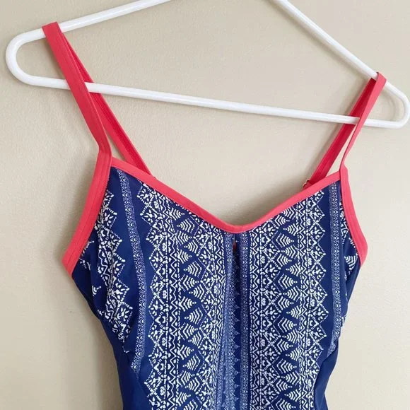 LL Bean blue white pattern one piece swimsuit sz 4 - Picture 2 of 7